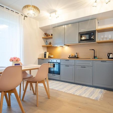 Dream Stay - Brand New Apartment With Balcony & Free Parking Talin Exterior foto
