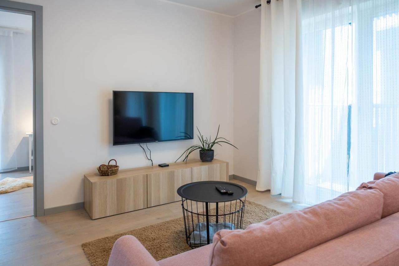 Dream Stay - Brand New Apartment With Balcony & Free Parking Talin Exterior foto