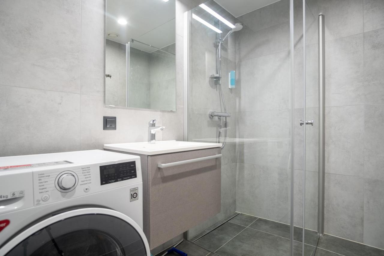 Dream Stay - Brand New Apartment With Balcony & Free Parking Talin Exterior foto